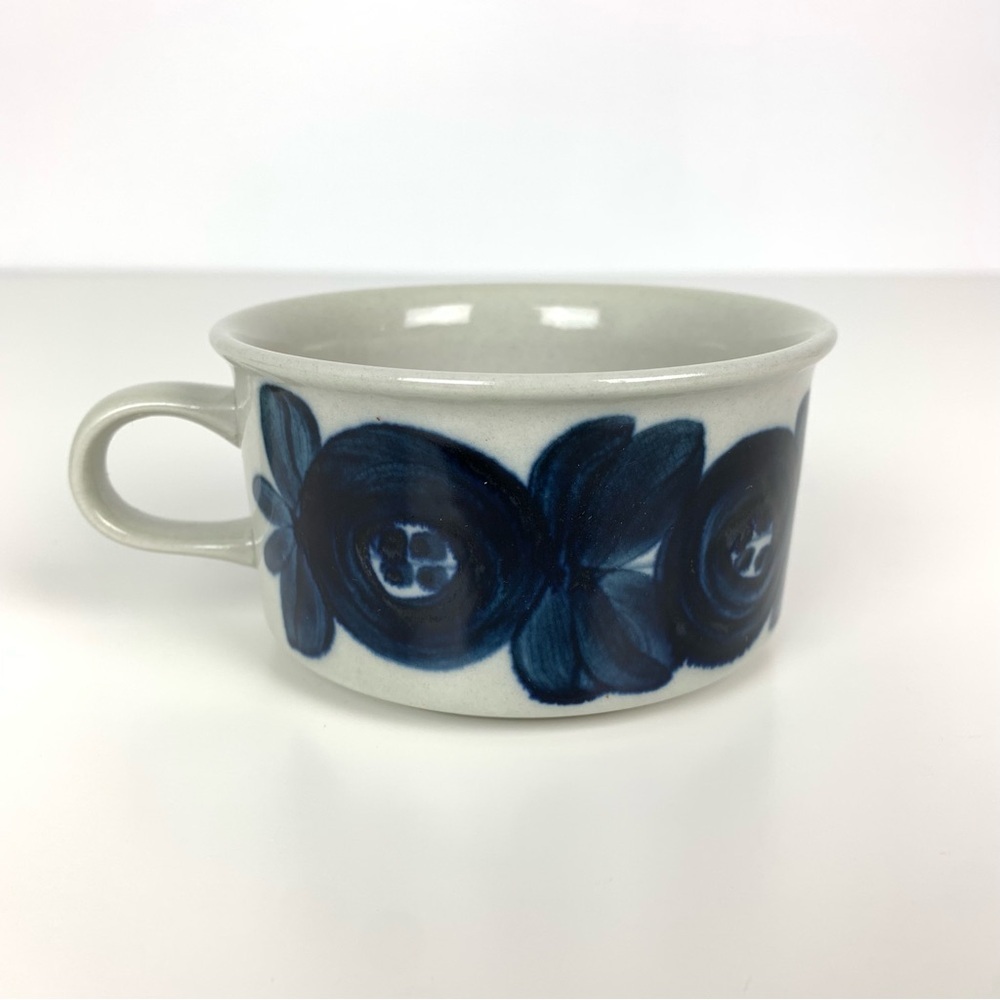Arabia Finland Anemone Blue Coffee Tea Mug Cup MCM Ulla Procope Vtg Scandinavian